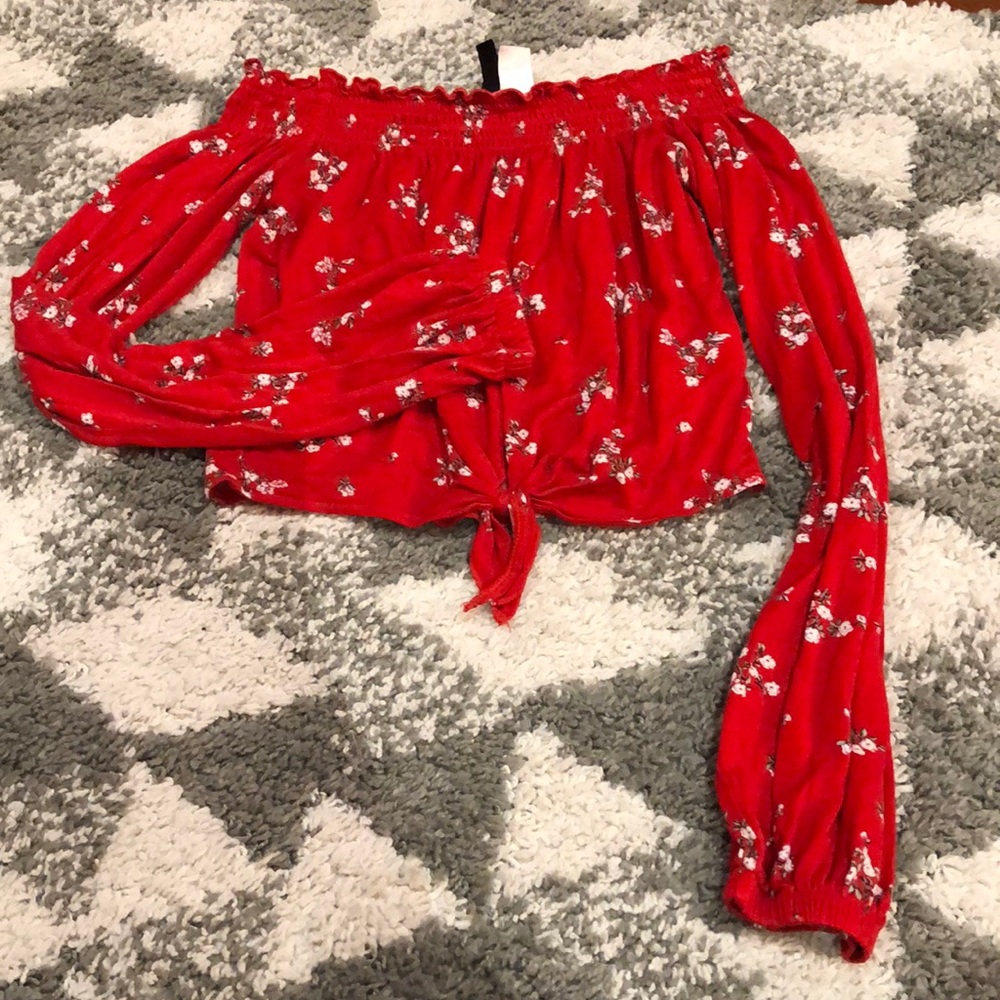Off the shoulder long sleeve crop top